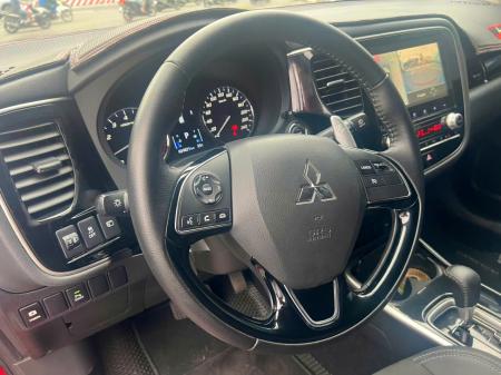 Mitsubishi Outlander - Màu Đỏ - Năm 20221789181281133_9101278399305042429_g2083180601853021531_412ceeecb654d3c338714778243a3845