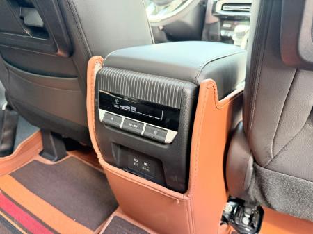 Mitsubishi Destinator Ultimate Đỏ Đen Năm 20261791948452237_7960392071502202094_7960392071502202094_c1009871a2f30731e0c6104b19540c0e